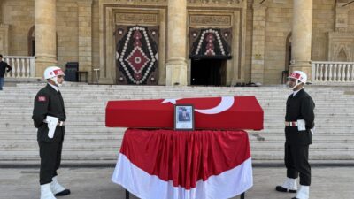 Kahramanmaraş'ta 72 yaşında yaşamını yitiren Kıbrıs gazisi Cafer Sevinç'in cenazesi