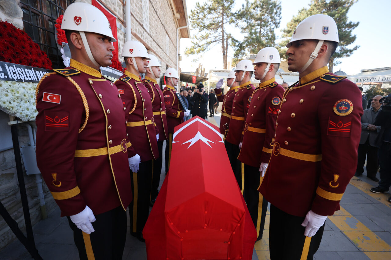  Ankara'da geçirdiği kalp krizi sonucu hayatını kaybeden Jandarma Genel Komutanlığı