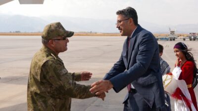 Kara Kuvvetleri Komutanı Orgeneral Metin Tokel, Hakkari'de ziyaretler yaptı.