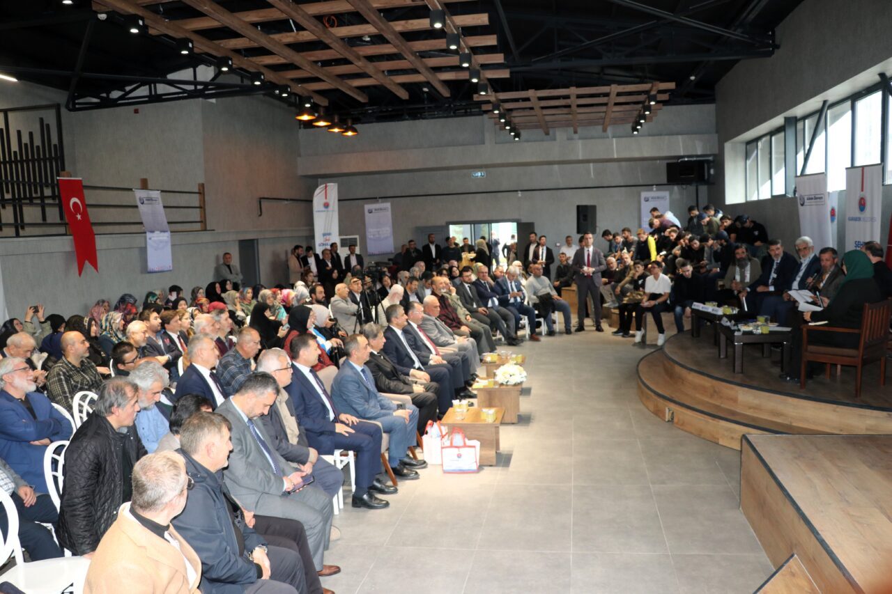 Karabük'te düzenlenen "15. Uluslararası Din Görevlileri Sempozyumu" başladı.