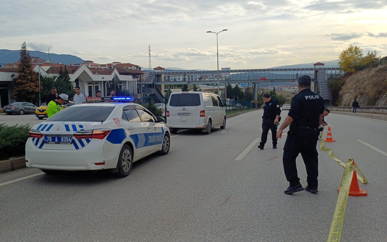 Karabük'ün Safranbolu ilçesinde kamyonetle çarpışan motosikletin sürücüsü genç kız hayatını