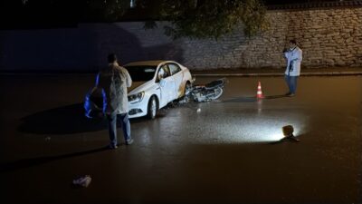 Karabük'ün Safranbolu ilçesinde otomobille çarpışan motosikletteki 1'i ağır olmak üzere