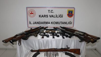 Kars'ta jandarmanın 239 personelin katılımıyla arananlar ile ruhsatsız silah bulunduranlara