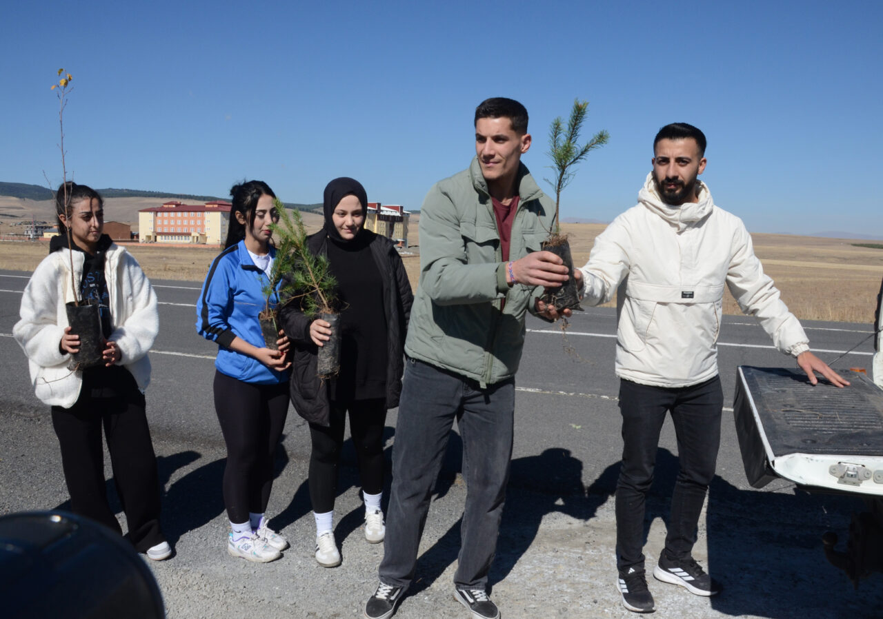  Kars'ın Sarıkamış ilçesinde 90 bin şehit anısına "Senin de Bir