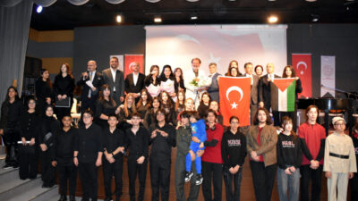 Kırıkkale'de lise öğrencileri tarafından "Kim Var" sanat etkinliği gerçekleştirildi.