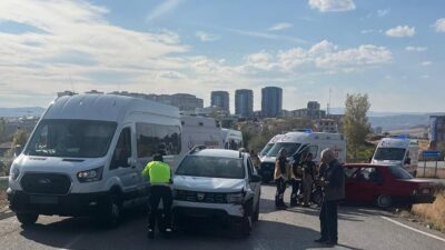 Kırıkkale'deki trafik kazasında 4 kişi yaralandı.