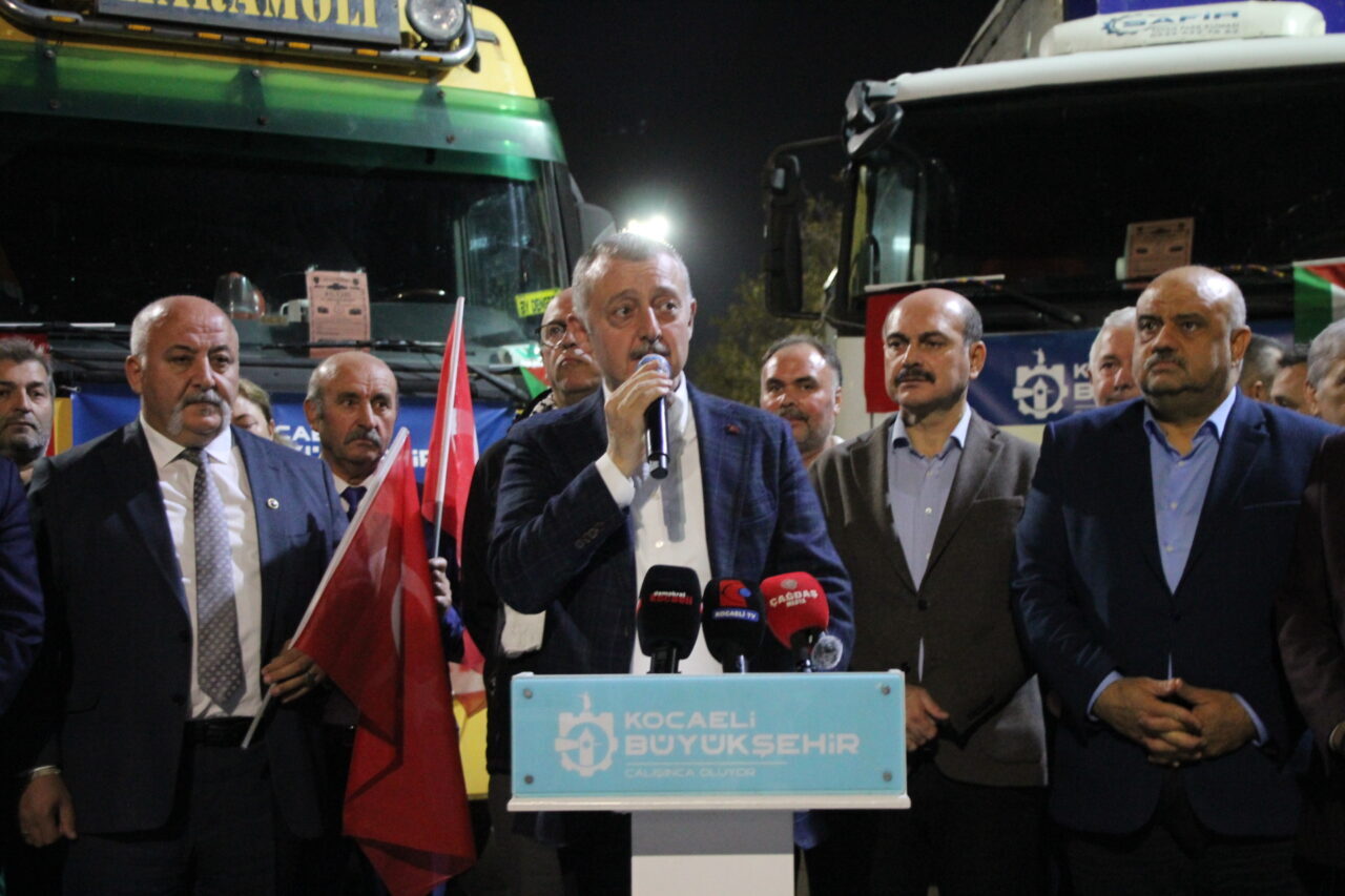  Kocaeli Büyükşehir Belediyesi tarafından Gazze'ye gönderilmek üzere hazırlanan insani yardım