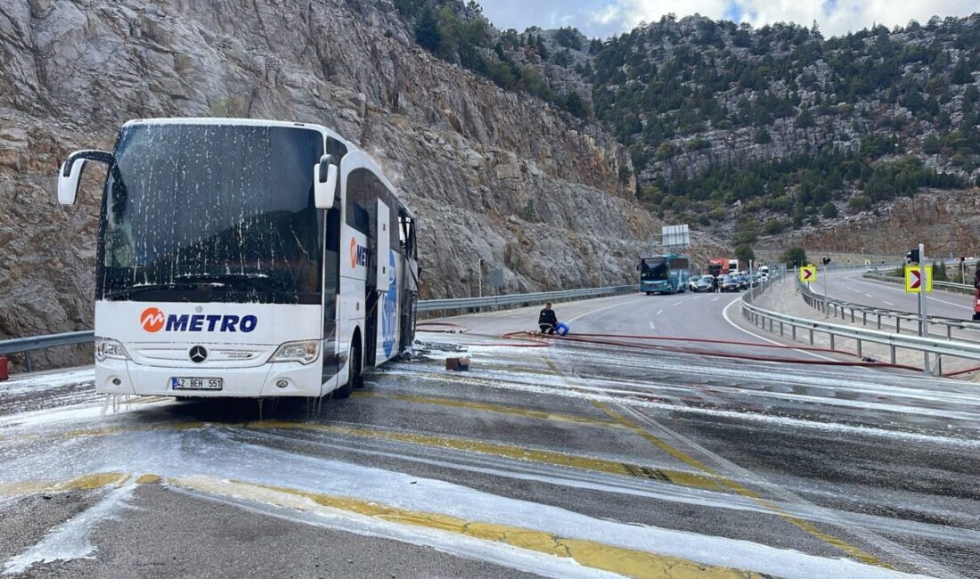  Konya'nın Seydişehir ilçesinde seyir halindeki yolcu otobüsünde çıkan yangın söndürüldü.