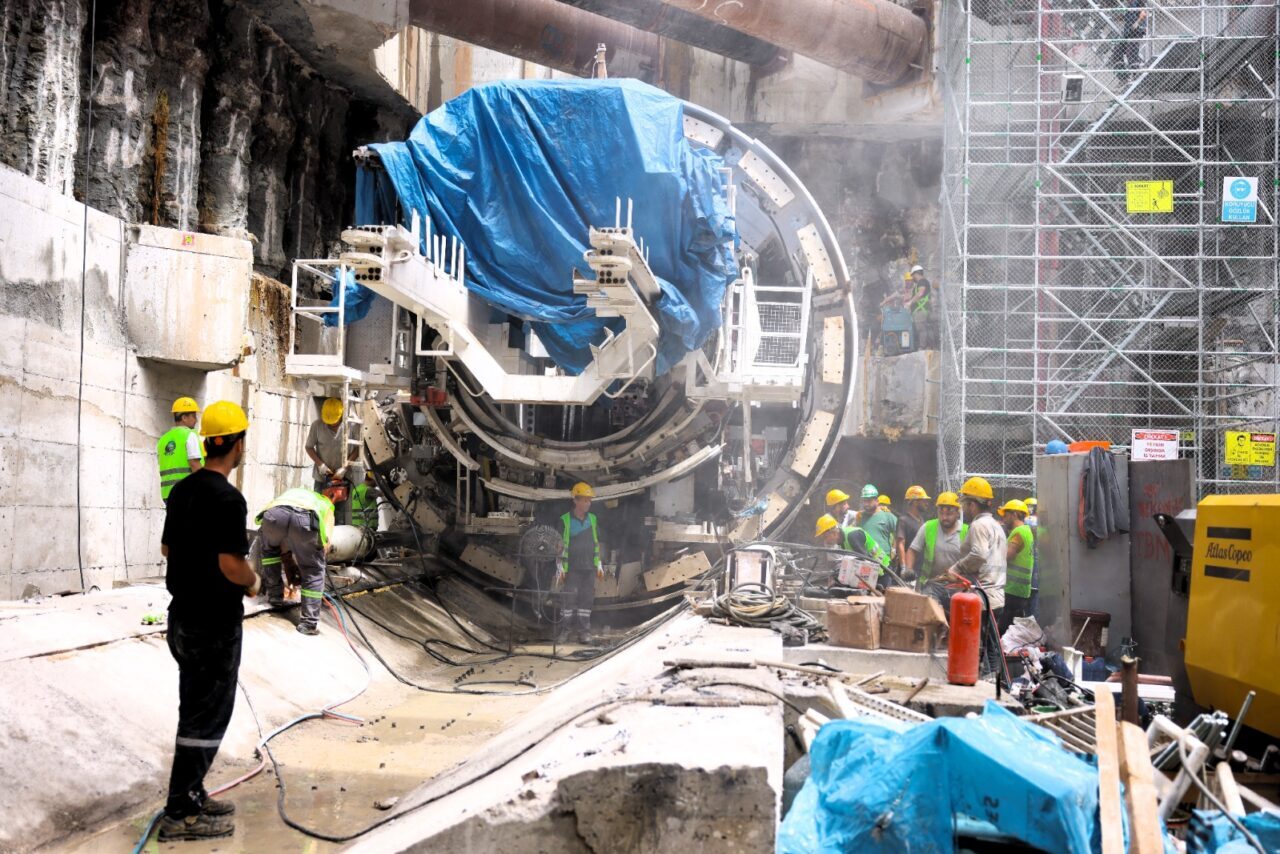  Kocaeli'de, Körfez-Derince-İzmit-Kartepe hattında hizmet verecek Körfezray Metrosu'nda 6 tünel açma