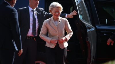 Kosova Cumhurbaşkanı Vjosa Osmani, Avrupa Birliği'nden (AB) ülkesine uyguladığı cezai