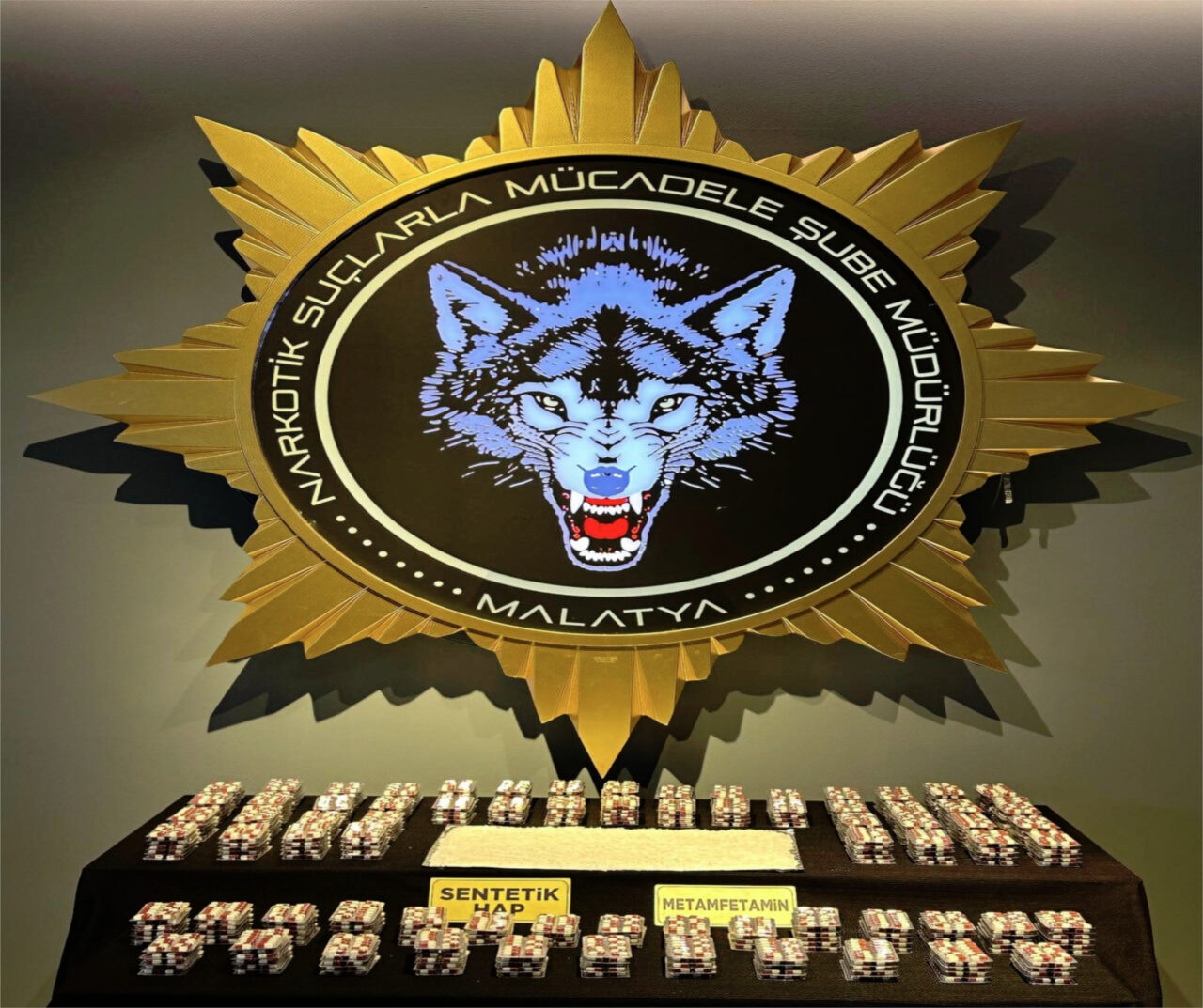 Malatya'da düzenlenen uyuşturucu operasyonunda 10 şüpheli gözaltına alındı.