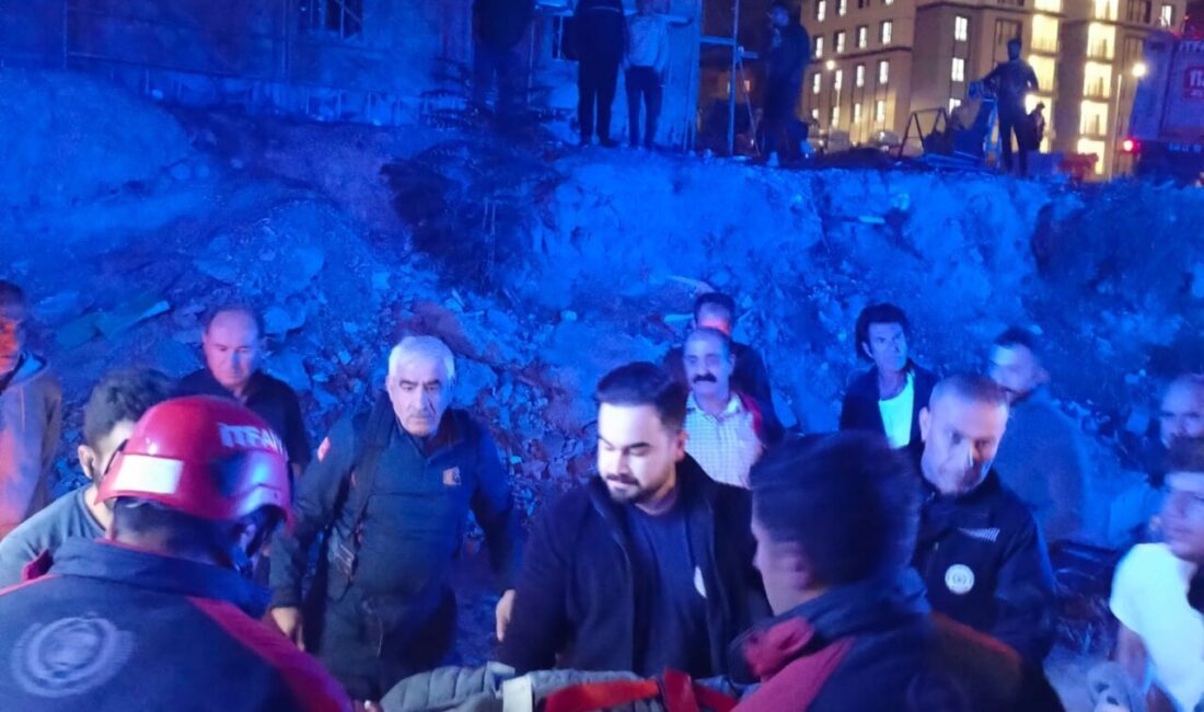 Malatya'nın Battalgazi ilçesinde asansör kurulumu yaptığı esnada yüksekten düşen işçi