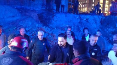 Malatya'nın Battalgazi ilçesinde asansör kurulumu yaptığı esnada yüksekten düşen işçi