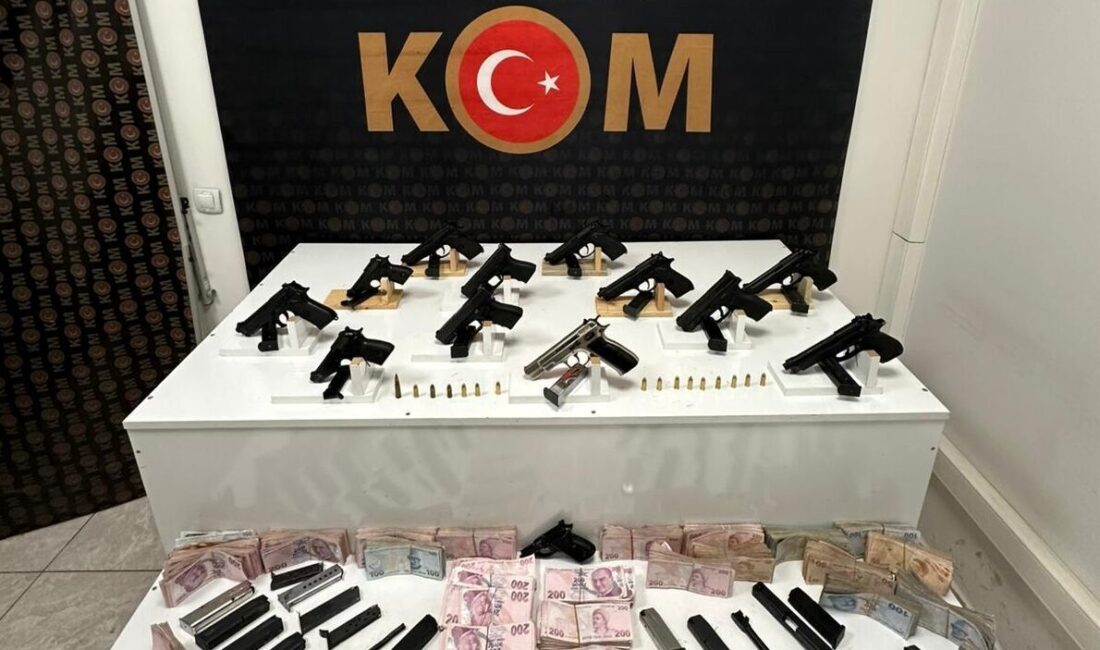 Mardin'in Kızıltepe ilçesinde 12 ruhsatsız tabanca ele geçirildi, 1 şüpheli