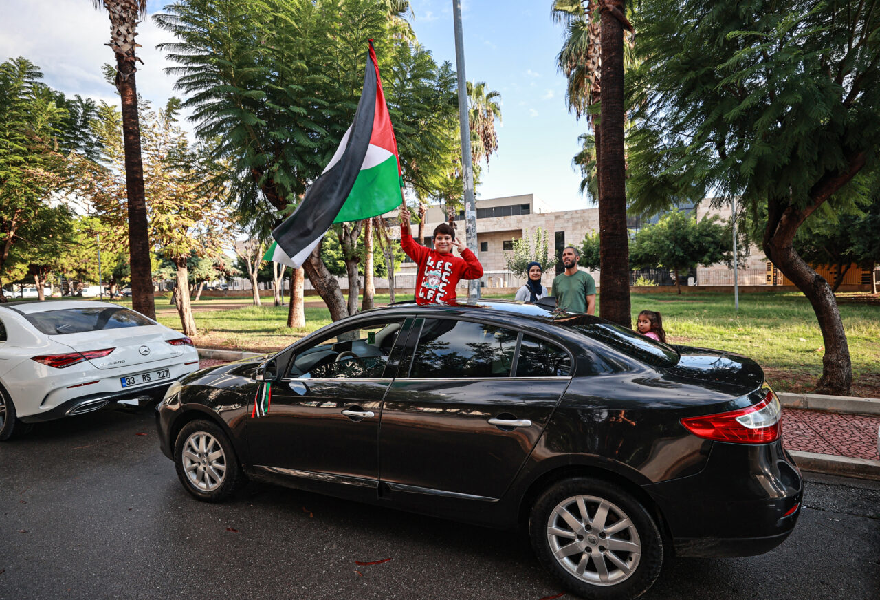  Mersin'de "Filistin İçin Büyük Özgürlük Konvoyu" etkinliği düzenlendi.