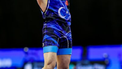  Milli güreşçi Muhammed Halit Özmuş, Sırbistan'da düzenlenen Dünya 23 Yaş