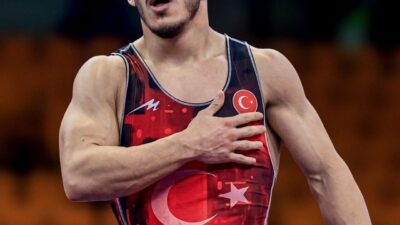 Sırbistan'da düzenlenen Dünya 23 Yaş Altı Güreş Şampiyonası'nda milli sporculardan