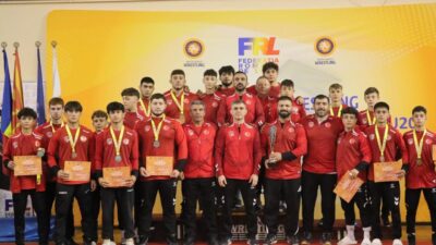 Romanya'da düzenlenen 17 Yaş Altı Balkan Güreş Şampiyonası'nda 39 madalya