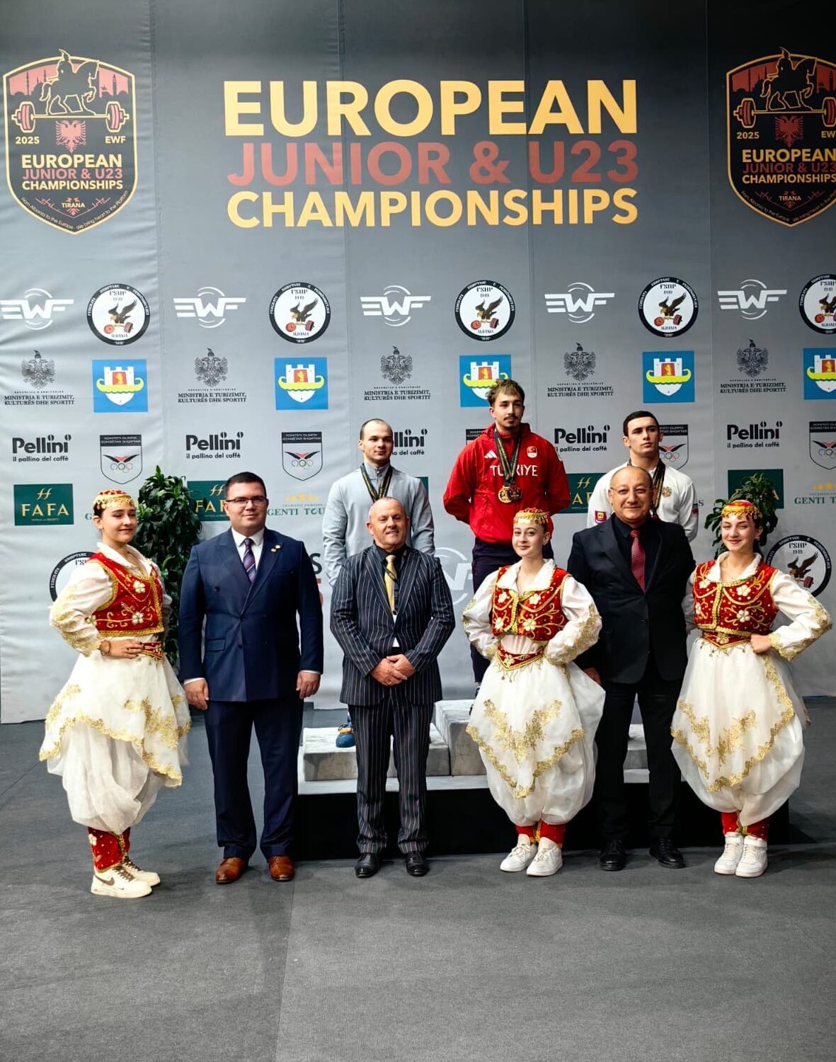 Milli halterci Yusuf Fehmi Genç, Arnavutluk'ta düzenlenen Gençler ve 23