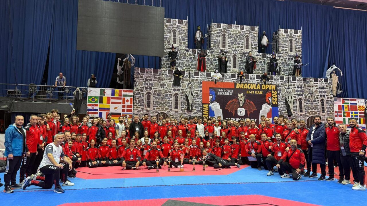 Romanya Açık Tekvando Turnuvası’na katılan Türkiye genç ve yıldız milli