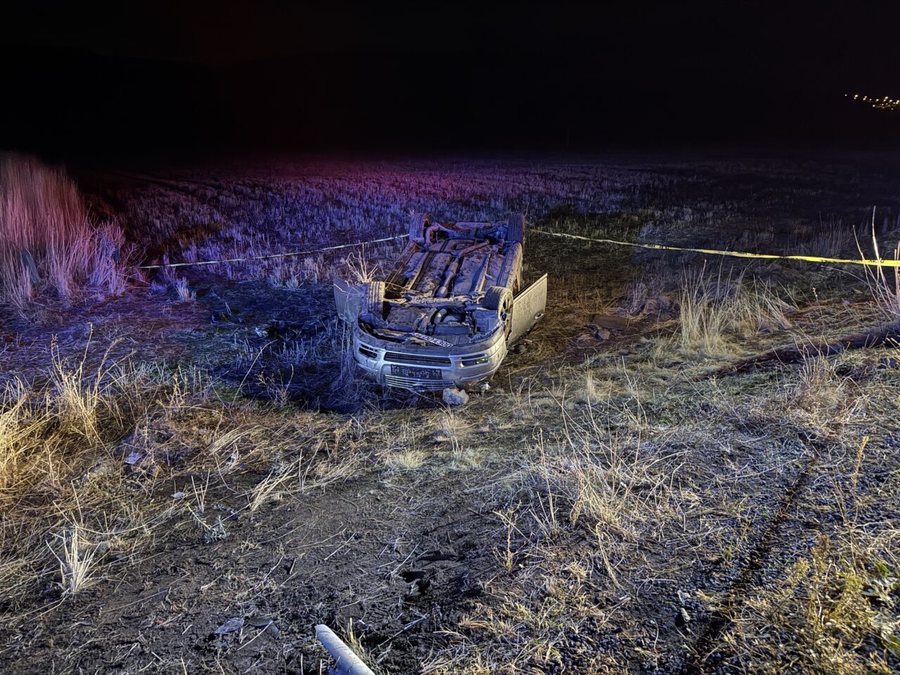 Nevşehir'de devrilen otomobildeki 2 kişi hayatını kaybetti, sürücü ağır yaralandı.