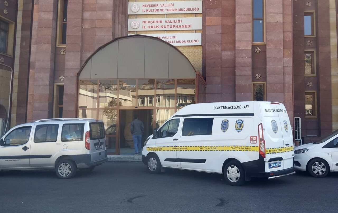 Nevşehir'de, Restorasyon ve Konservasyon Bölge Laboratuvarı'nda güvenlik görevlisi olarak çalışan