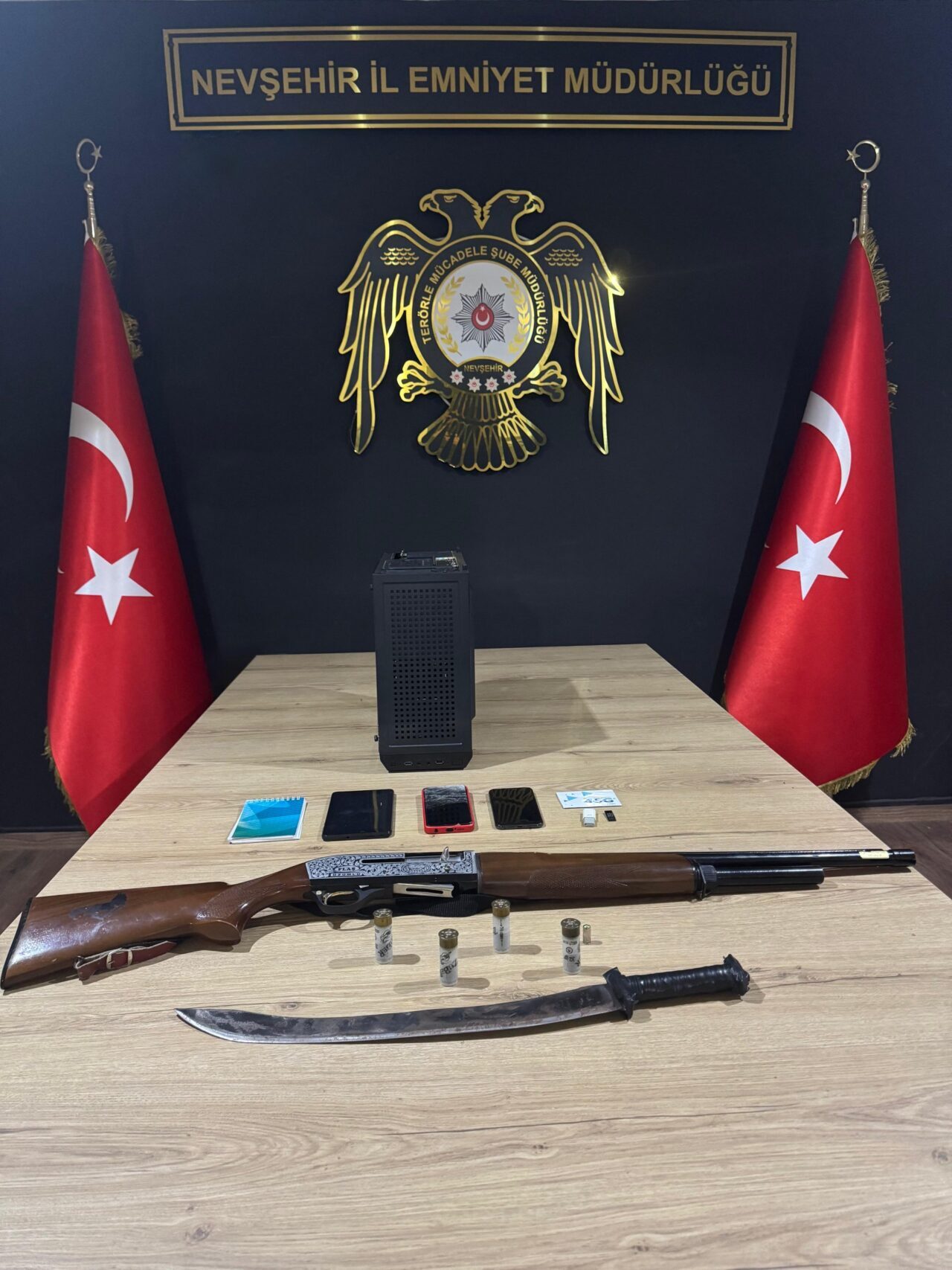 Nevşehir'de terör örgütü DEAŞ ile bağlantılı oldukları iddiasıyla gözaltına alınan