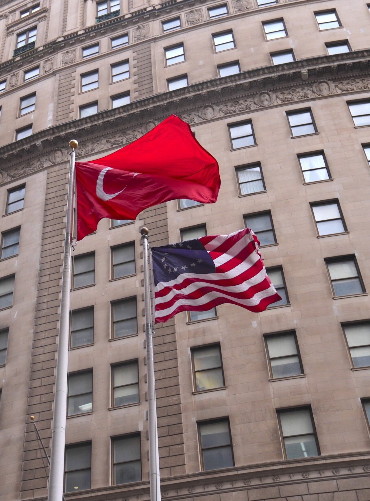  New York'un dünyaca ünlü finans merkezi Wall Street'te Cumhuriyetin 102.