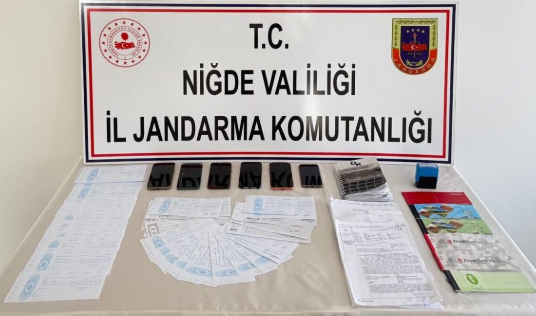 Niğde'nin Bor ilçesinde düzenlenen tefecilik operasyonunda 4 şüpheli gözaltına alındı.