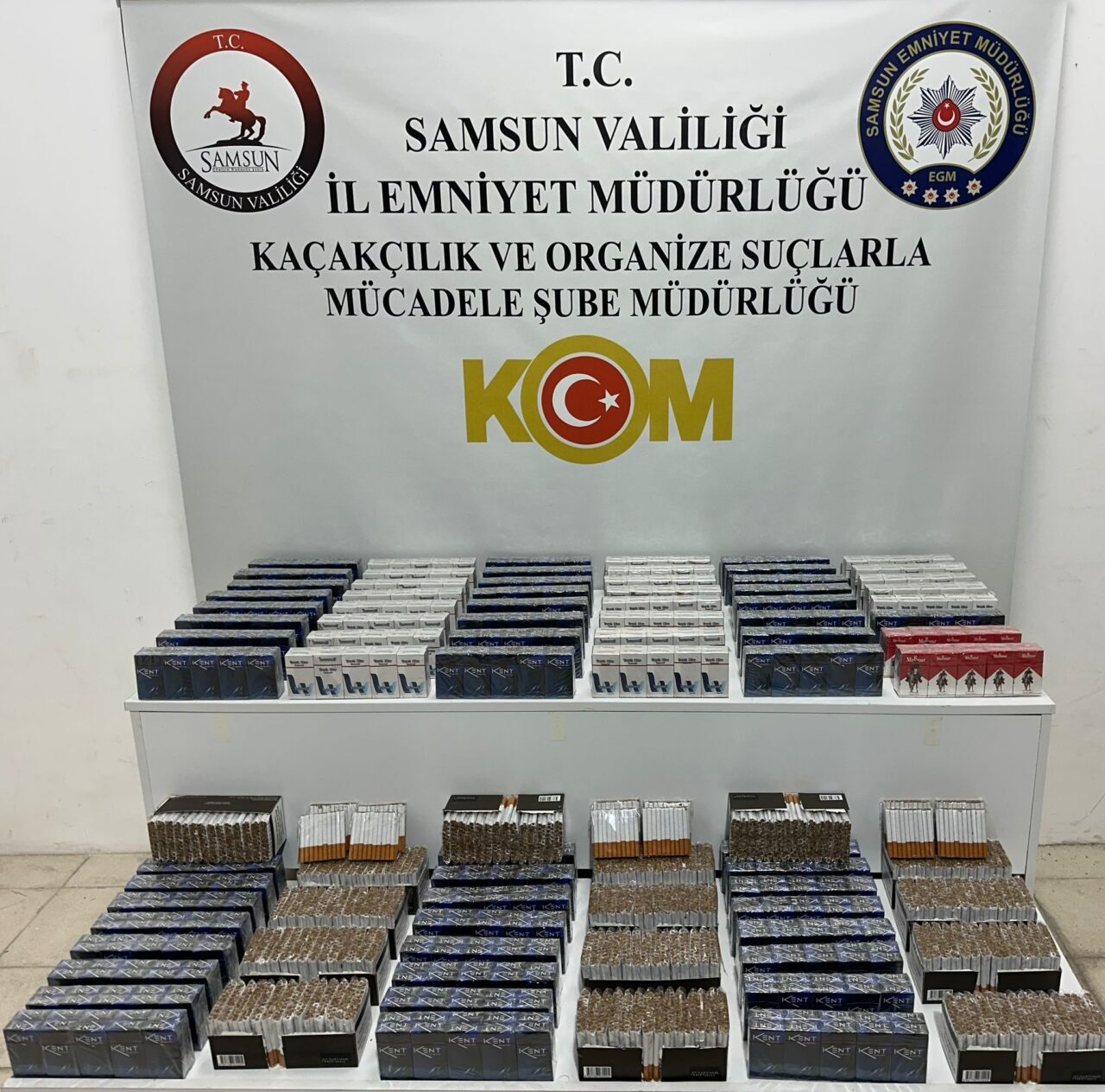 Samsun'un İlkadım ilçesinde düzenlenen kaçak tütün operasyonunda, 19 bin 300