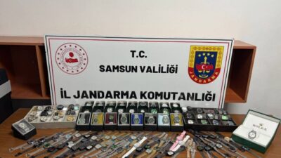  Samsun'un Atakum ilçesinde düzenlenen operasyonda gümrük kaçağı 214 kol saati