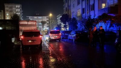Samsun'un Atakum ilçesinde otomobilde bıçaklı saldırıya uğrayan kişi yaralandı, şüpheli