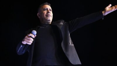 Antalya'da Cumhuriyetin 102. yıl dönümü etkinlikleri kapsamında sanatçı Haluk Levent,