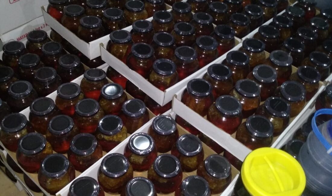  Şanlıurfa'da izinsiz üretilen 20 tondan fazla pekmez, bal ve nar