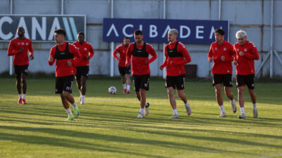 Trendyol 1. Lig ekiplerinden Özbelsan Sivasspor'da teknik direktör Osman Zeki