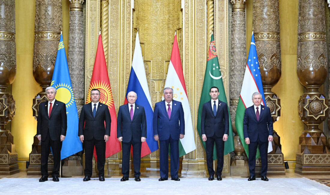 Tacikistan'ın başkenti Duşanbe'de Orta Asya-Rusya Zirvesi başladı.