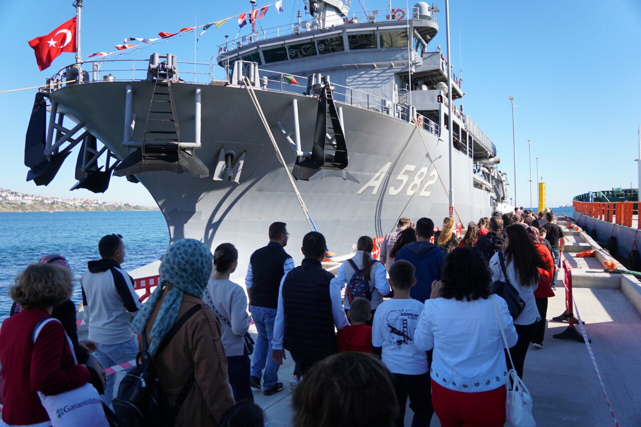 Türk Deniz Kuvvetlerinin denizaltı arama kurtarma gemisi TCG Alemdar, Tekirdağ'da