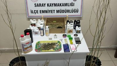  Tekirdağ'ın Saray ilçesinde evde iklimlendirme sistemi kurarak uyuşturucu ürettikleri iddia