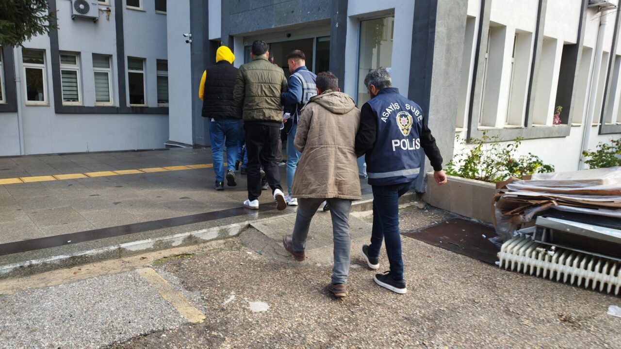 Tokat'ta düzenlenen fuhuş operasyonunda gözaltına alınan 8 şüpheliden 5'i tutuklandı.