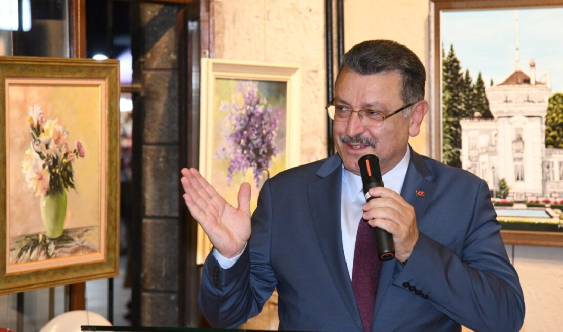  Trabzon'da 29 Ekim Cumhuriyet Bayramı dolayısıyla 44 sanatçının eserlerinden oluşan