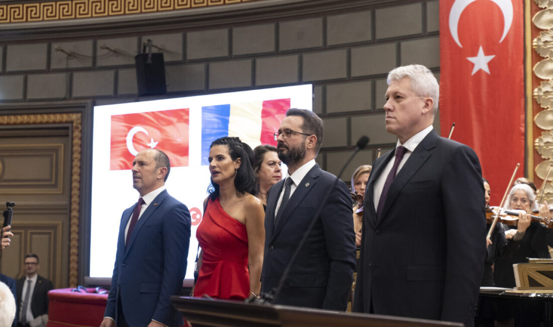 Romanya'nın başkenti Bükreş'te, Türkiye Cumhuriyeti'nin 102'nci yıl dönümü dolayısıyla resepsiyon