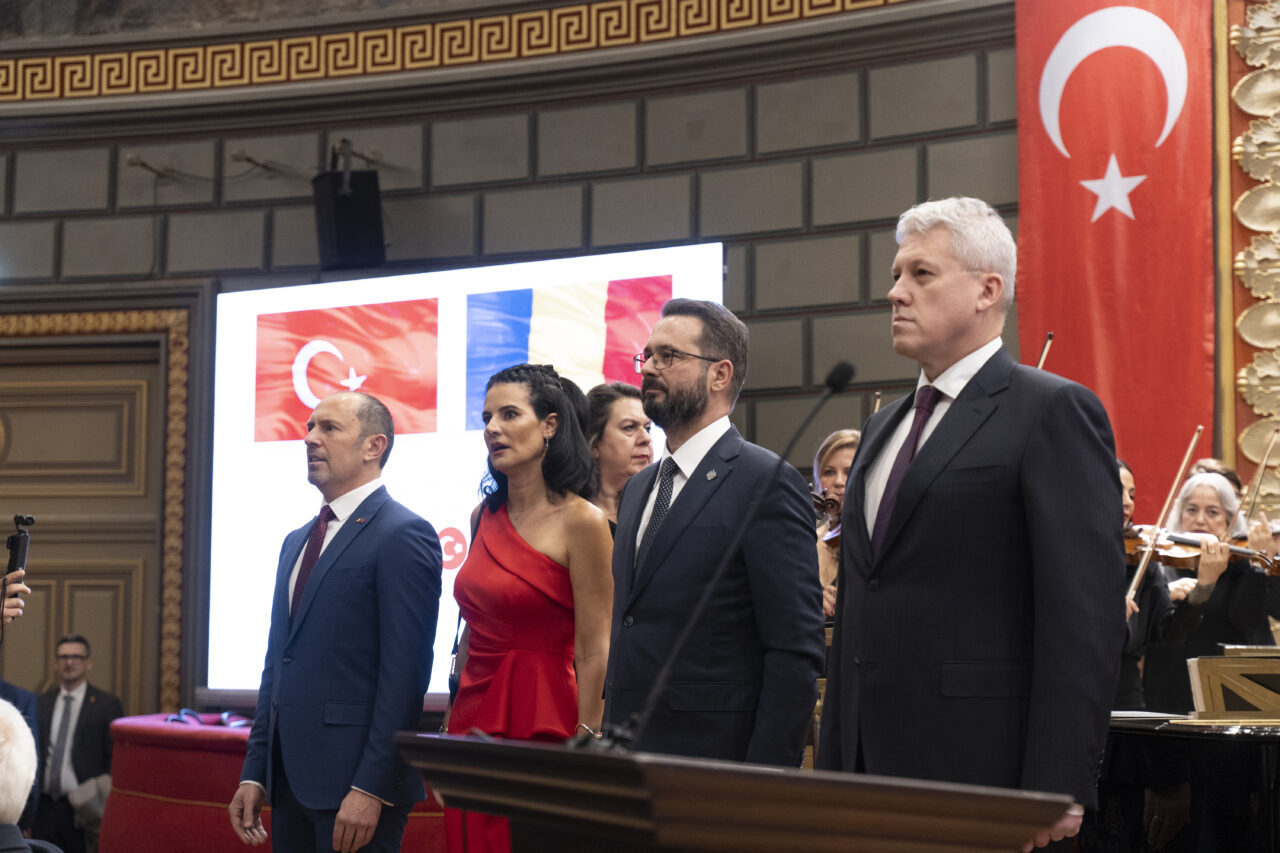 Romanya'nın başkenti Bükreş'te, Türkiye Cumhuriyeti'nin 102'nci yıl dönümü dolayısıyla resepsiyon
