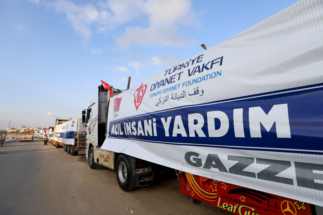  Türkiye Diyanet Vakfı (TDV), Mısır üzerinden insani yardım yüklü 20