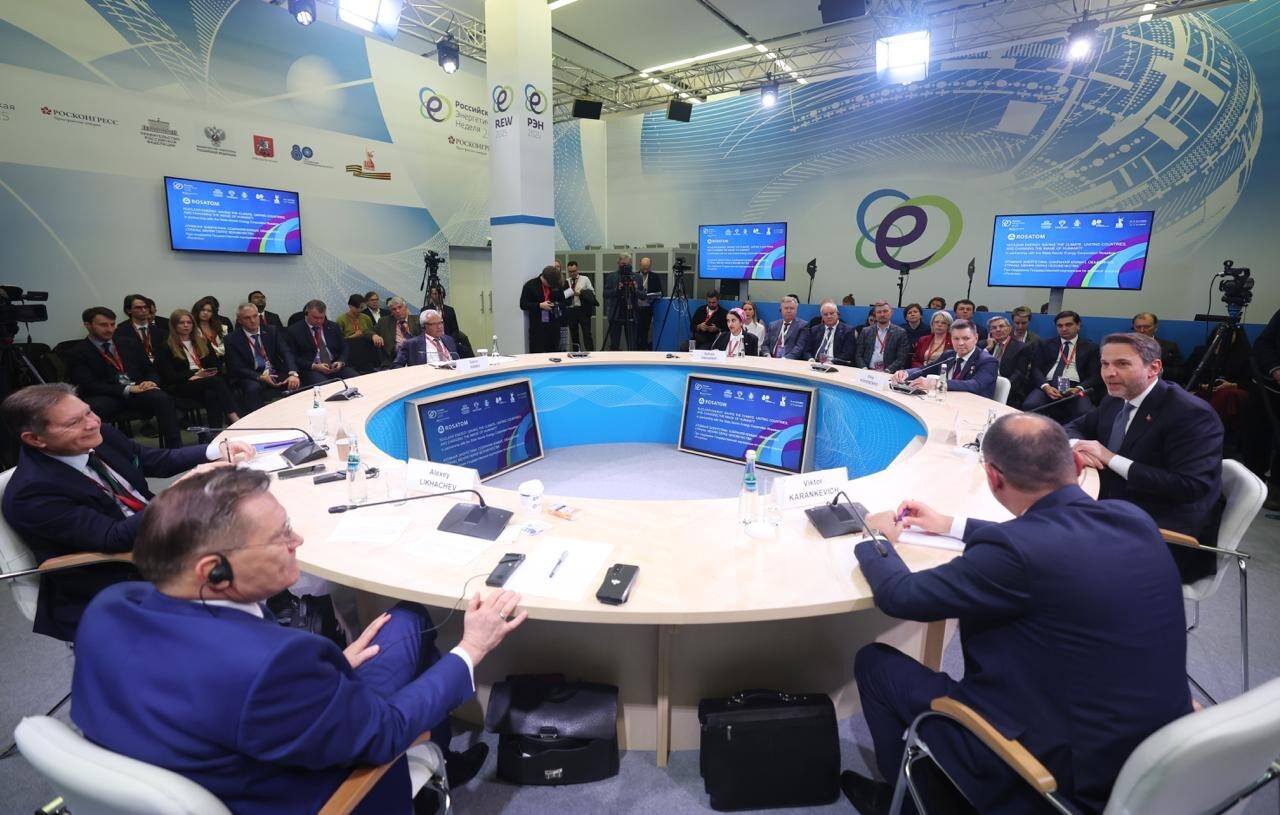 Enerji ve Tabii Kaynaklar Bakanı Alparslan Bayraktar, dünya genelinde elektrifikasyon