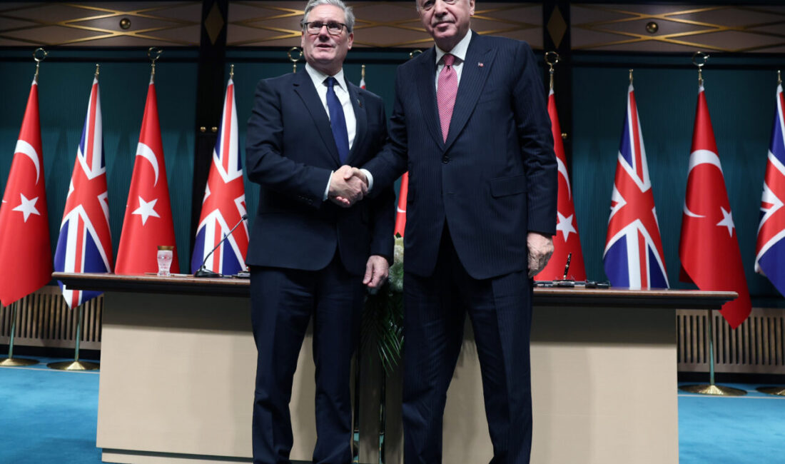  Cumhurbaşkanı Recep Tayyip Erdoğan ve İngiltere Başbakanı Keir Starmer, iki
