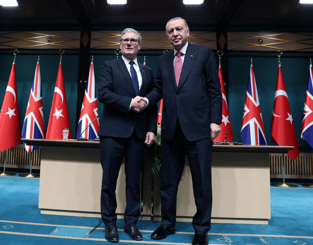  Cumhurbaşkanı Recep Tayyip Erdoğan ve İngiltere Başbakanı Keir Starmer, iki