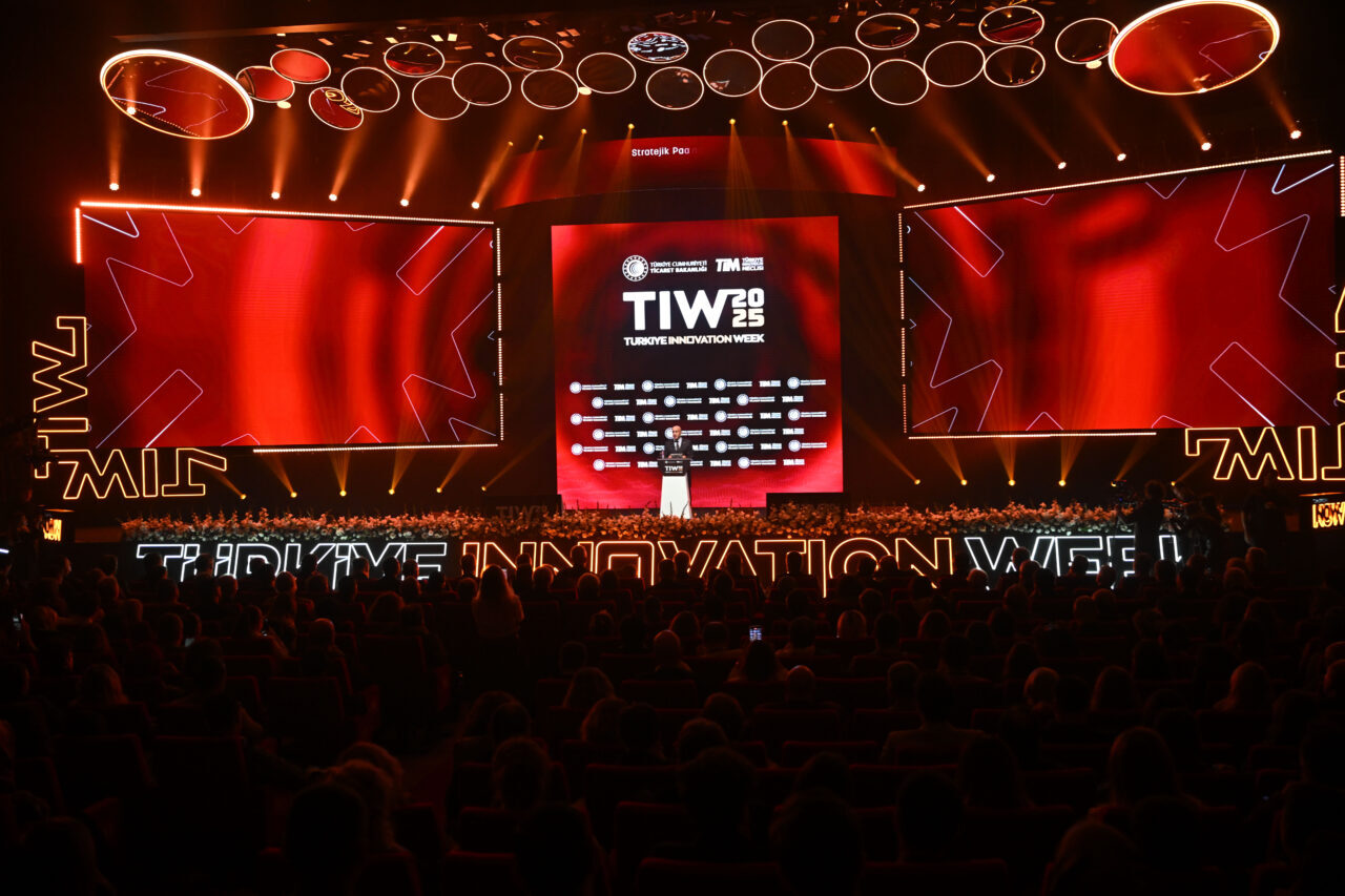 Türkiye İhracatçılar Meclisi (TİM) Başkanı Mustafa Gültepe, İnovasyon Haftası'nı yapay