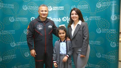 Türkiye'nin ilk astronotu Alper Gezeravcı, Azerbaycan'ın başkenti Bakü'de gençlerle bir