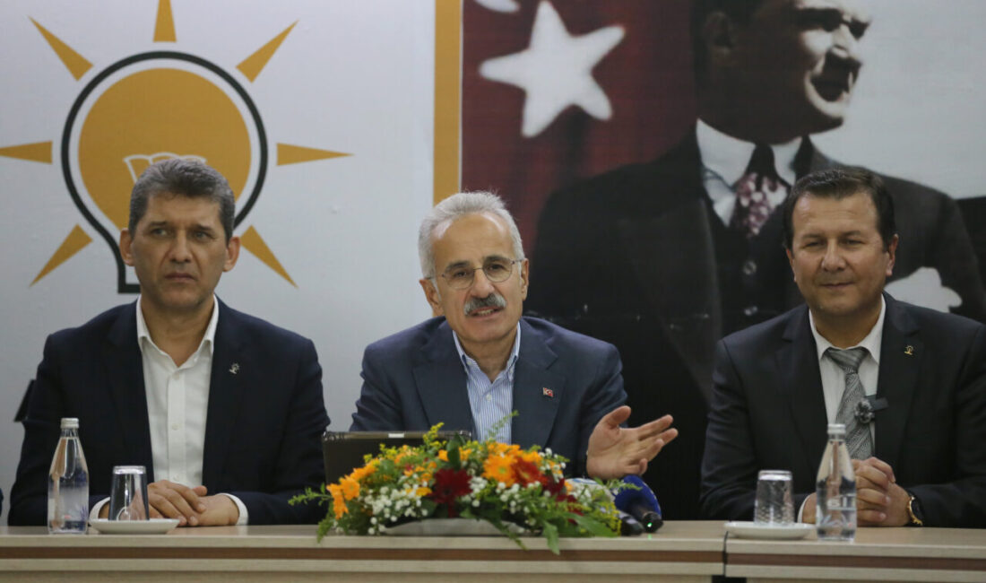  Ulaştırma ve Altyapı Bakanı Abdulkadir Uraloğlu, AK Parti Elmalı İlçe