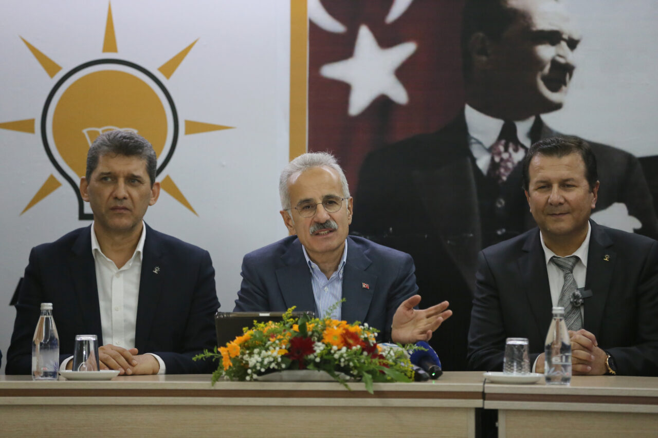  Ulaştırma ve Altyapı Bakanı Abdulkadir Uraloğlu, AK Parti Elmalı İlçe